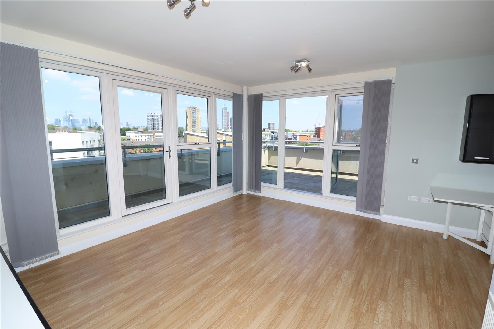 2 Bed, 1 Bath Property For Rent in 53 Silwood Street, Surrey Quays, SE16 2AW